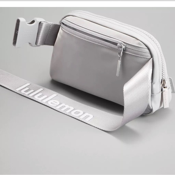 Lululemon everyday belt bag. NIP with tags. Silver drop white color in 1L. - Picture 5 of 6